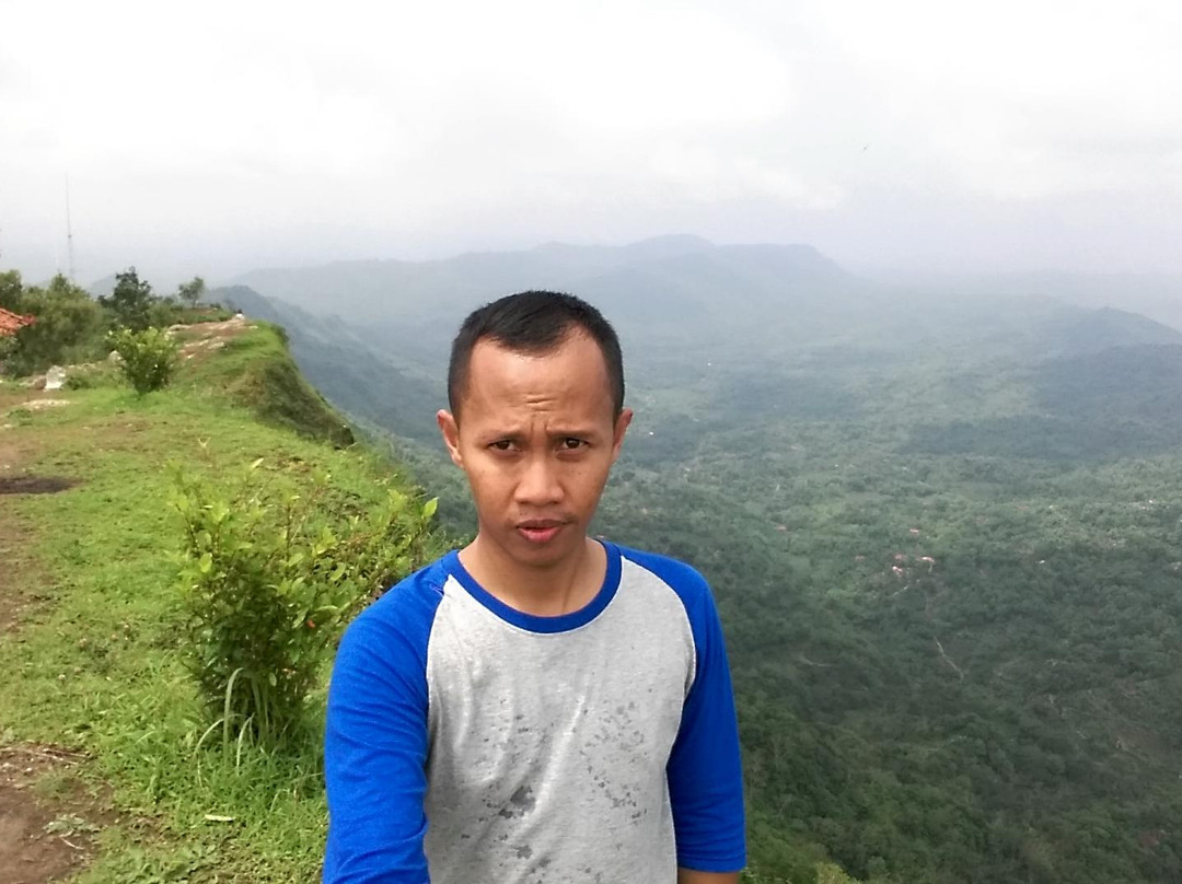 Puncak Tugu Batara Sriten-基杜尔山必去景点