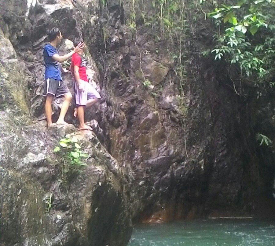 Curug Priuk, Naga Dan Barong-茂物必去景点