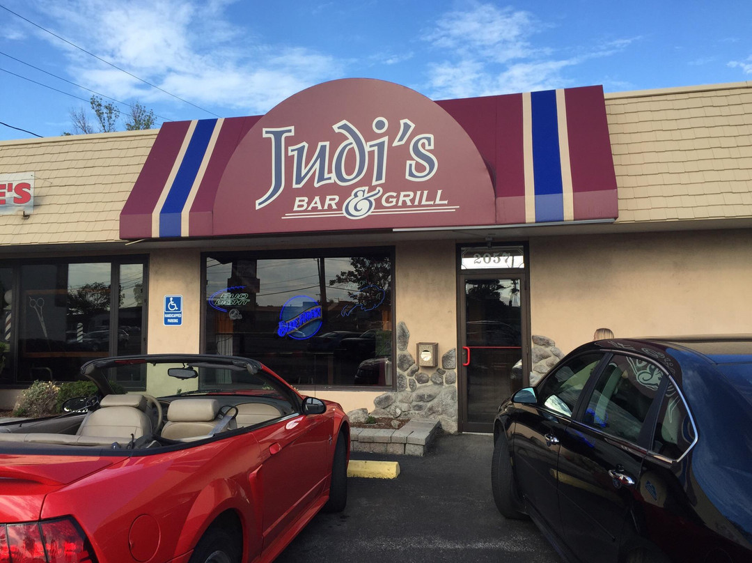 Judi's Lounge Bar & Grill