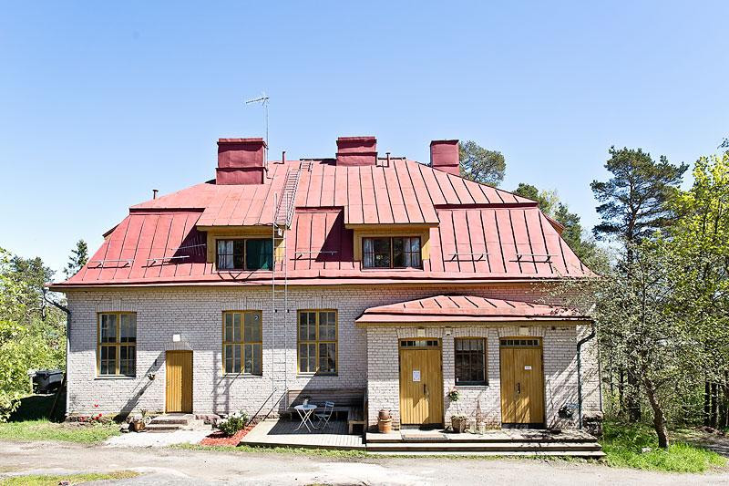 Korpo酒店住宿-Kirjais Kursgård