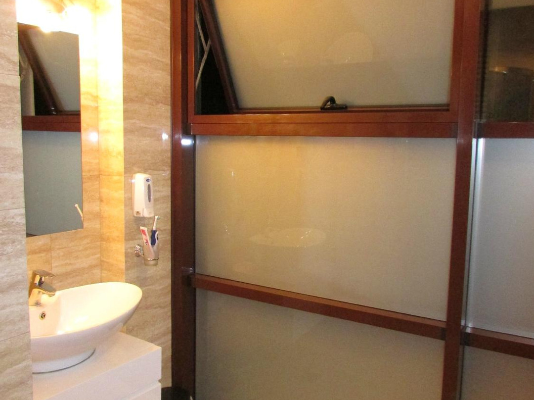 Hotel West Plaza主图