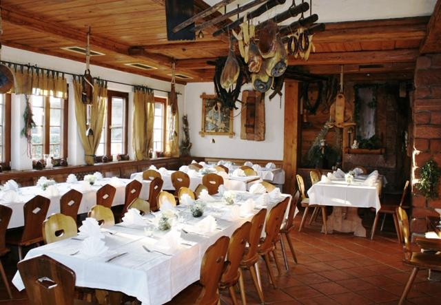 Waldkirch餐馆和美食-Gasthaus zur Straussi