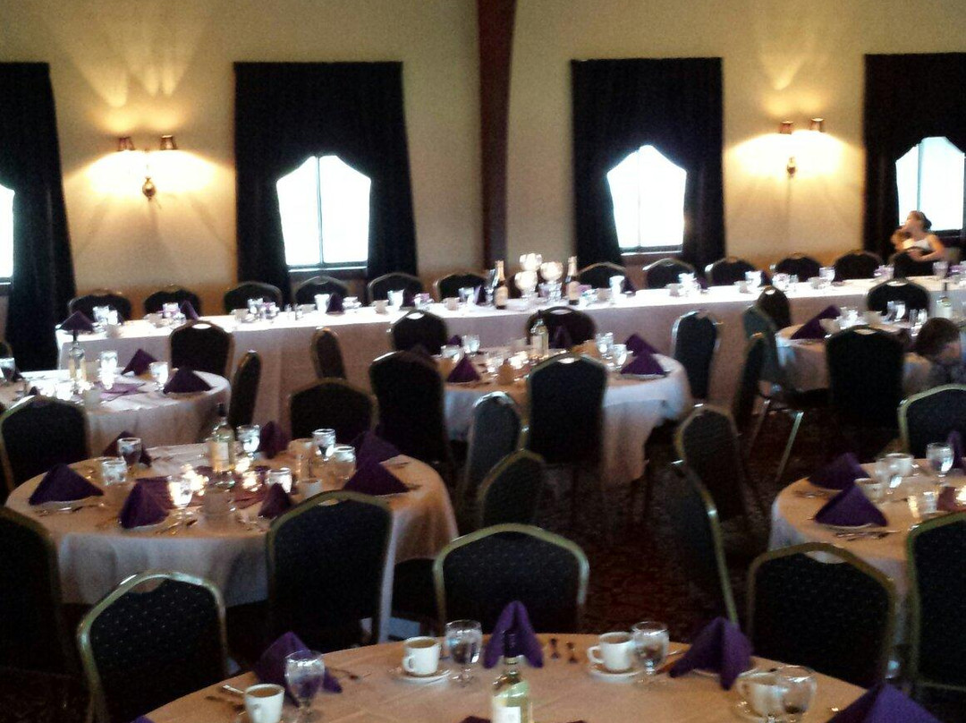 格兰特岛餐馆和美食-Club At River Oaks