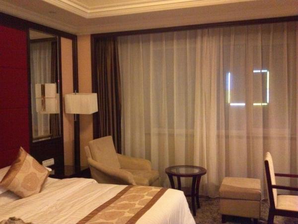 青岛流亭地铁站快通国际酒店-客卧