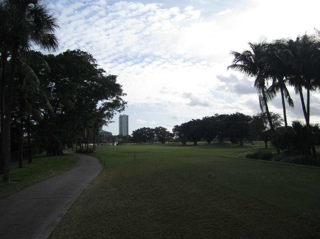 The Diplomat Golf & Tennis Club-哈伦代尔海滩必去景点