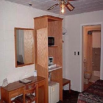 The Clansman Motel-官方