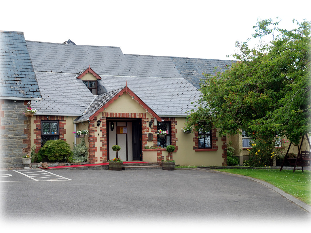 The Cedar Country Hotel