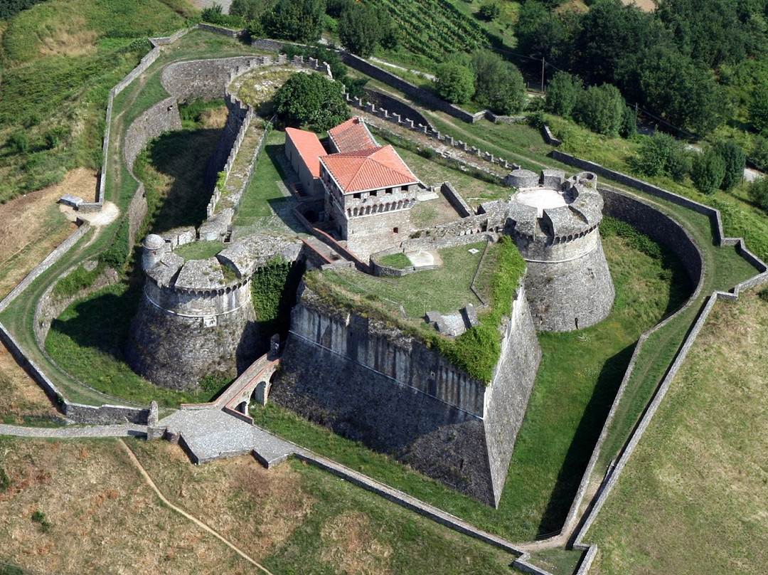 Fortezza di Sarzanello景点图片