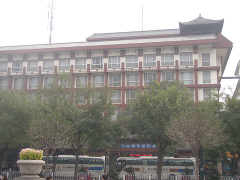 艺龙安云酒店(西安回民街钟鼓楼店)主图