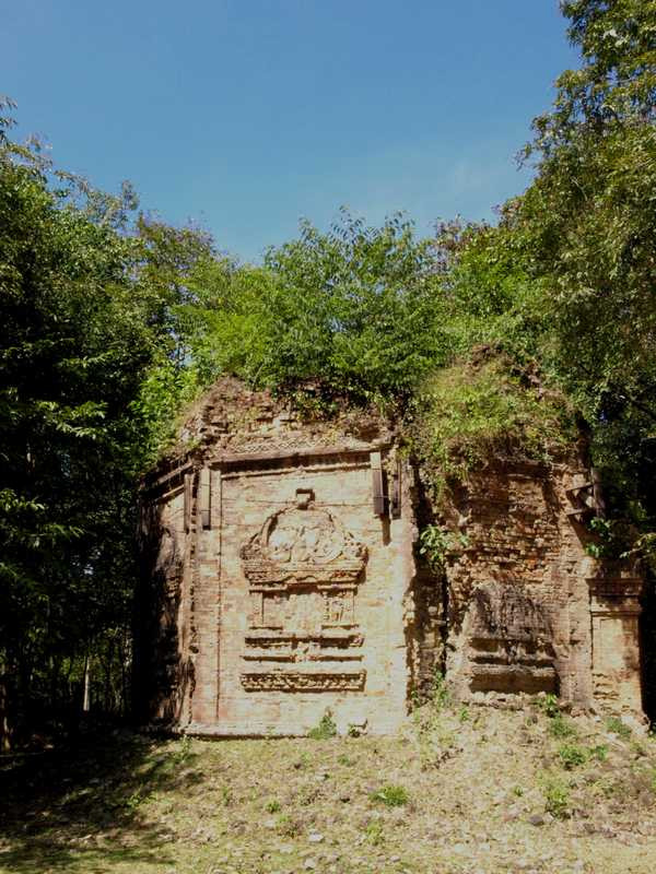 Prasat Yeai Poeun-磅同必去景点
