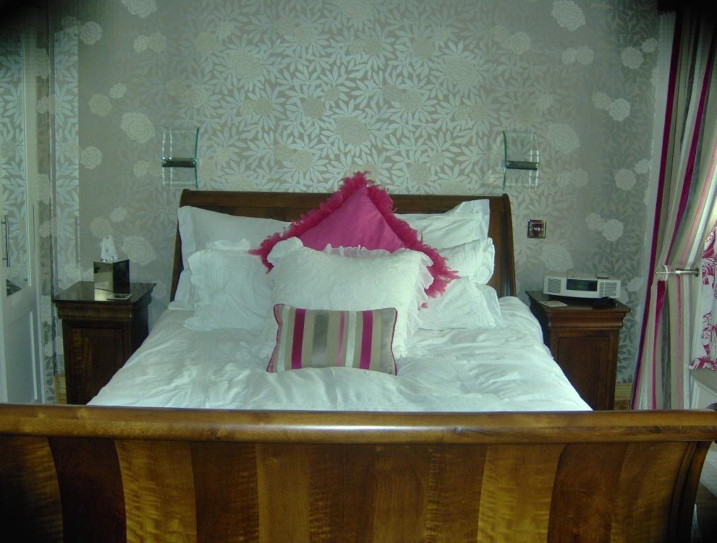 The Captain's Quarters主图