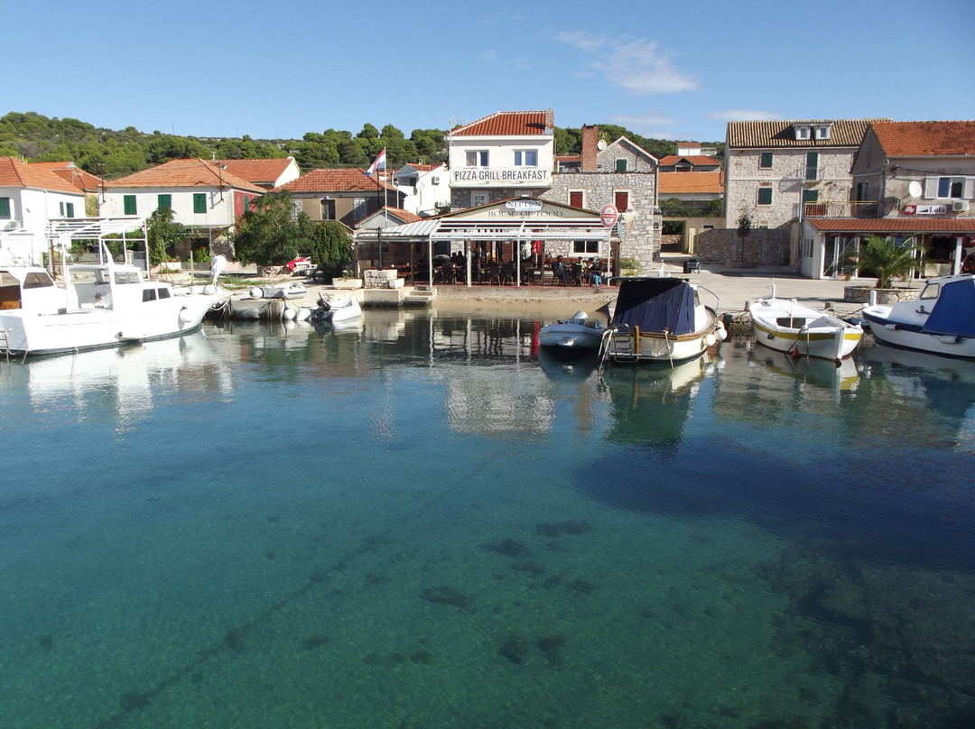 Zirje Island餐馆和美食-Neptun House of Food
