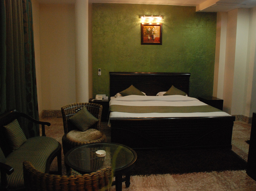 The Grand Hotel主图