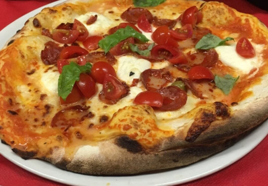Castiadas餐馆和美食-Ristorante Pizzeria Pizza Folle