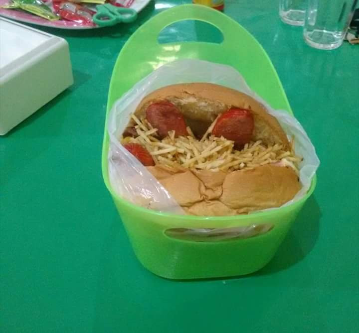 Carmo Do Cajuru餐馆和美食-Lili Lanches