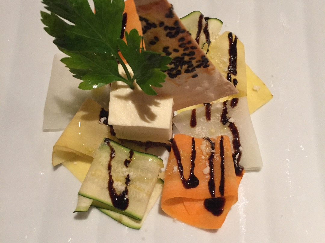 萨姆瑙恩餐馆和美食-Des Alpes