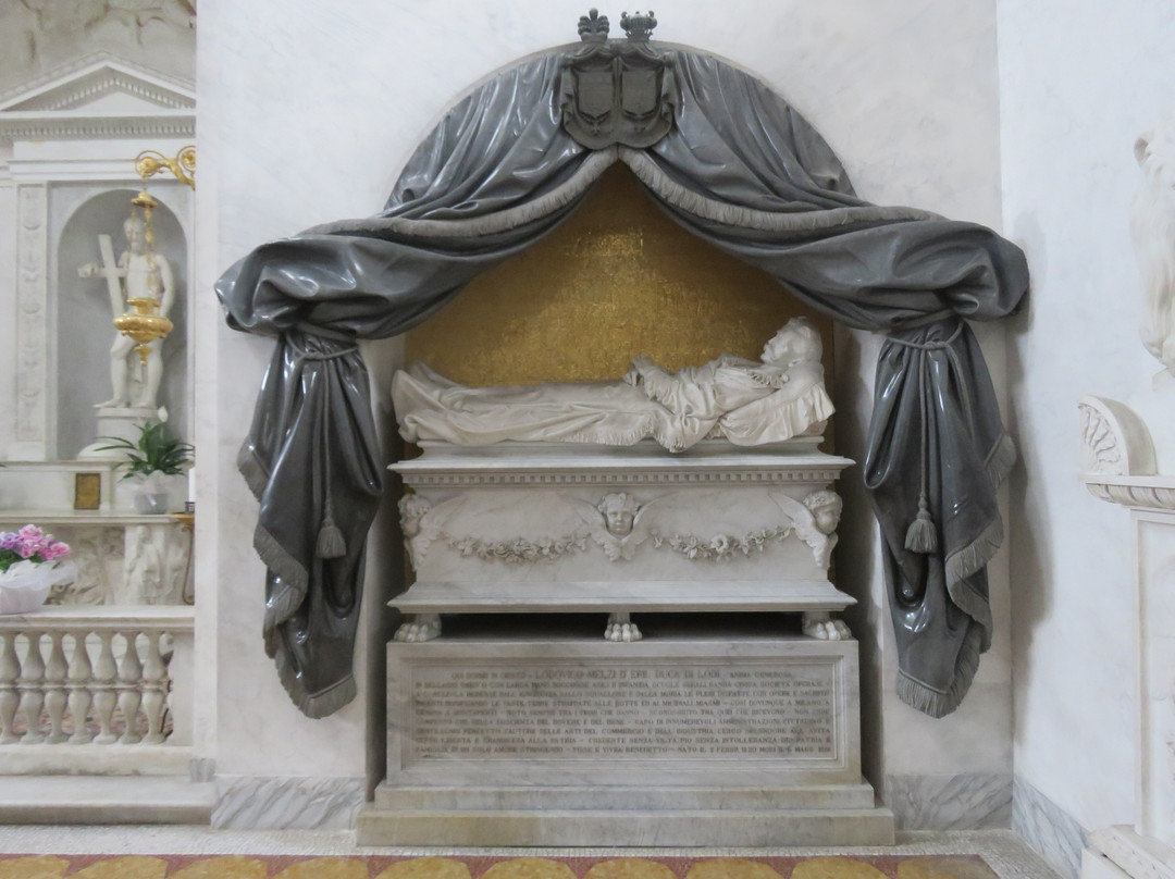 Cappella Gentilizia Melzi D'eril景点图片