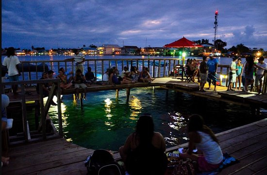 Bocas Pub Cruise景点图片