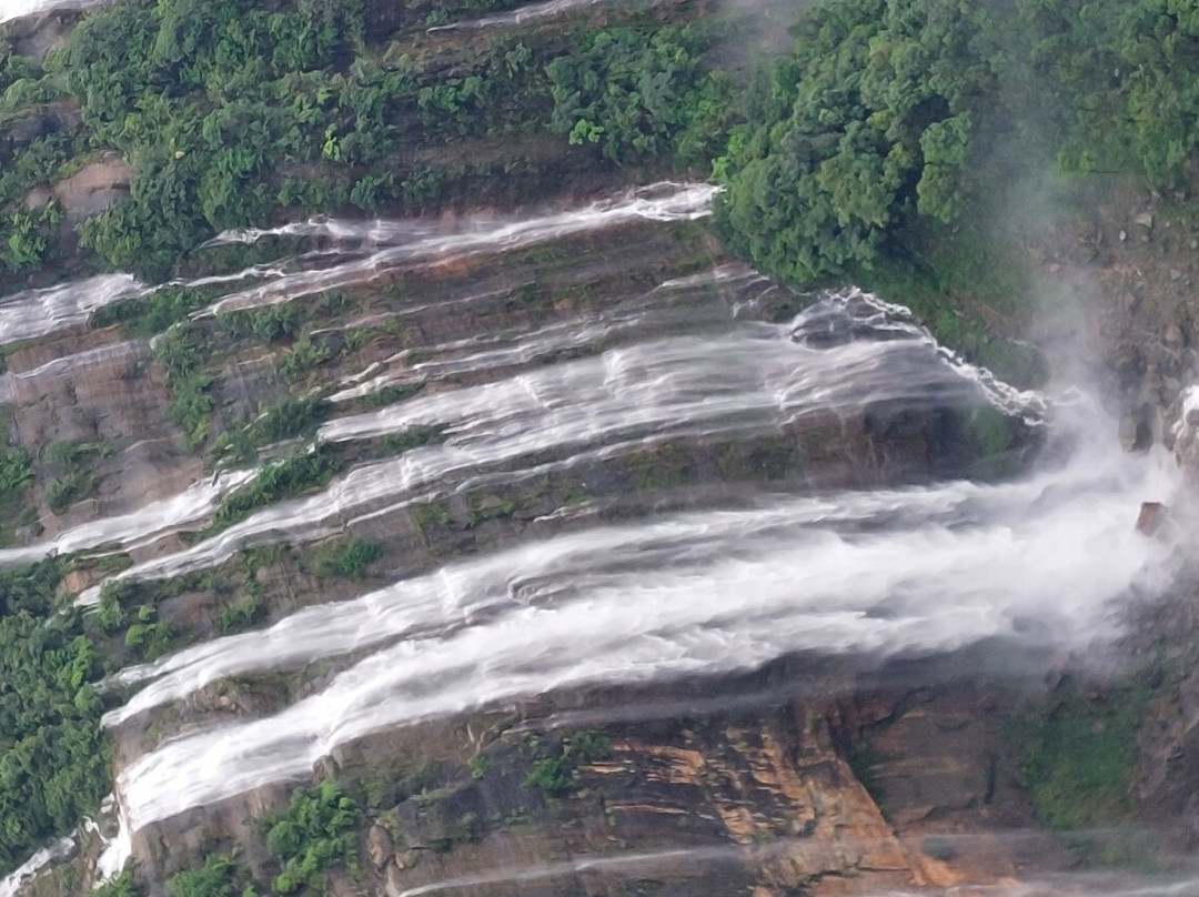 Nohsngithiang (Seven Sisters) Falls景点图片