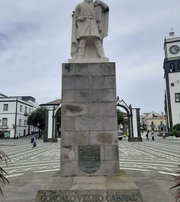 Estatua Goncalo Velho Cabral-蓬塔德尔加达必去景点