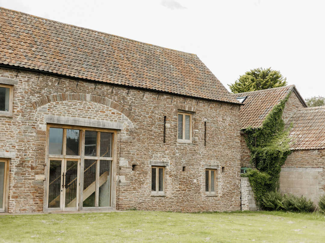 Winterbourne Medieval Barn景点图片