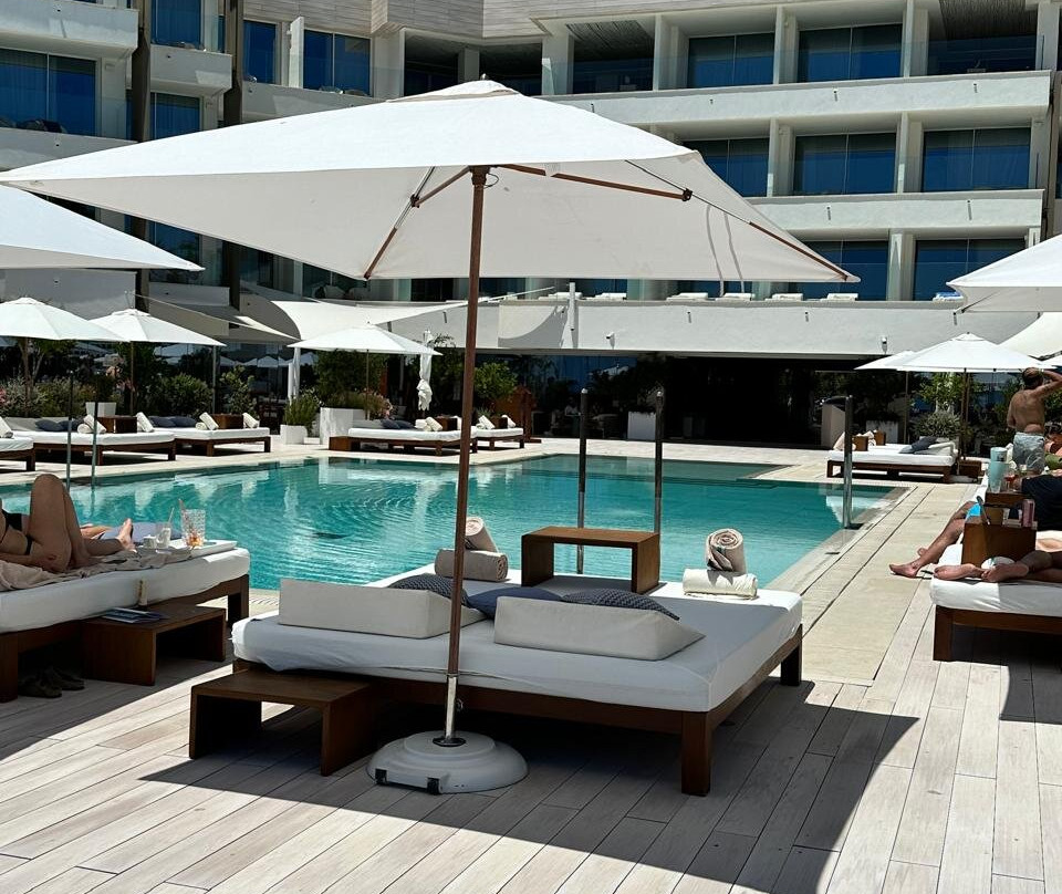 普莱雅皇家酒店主图