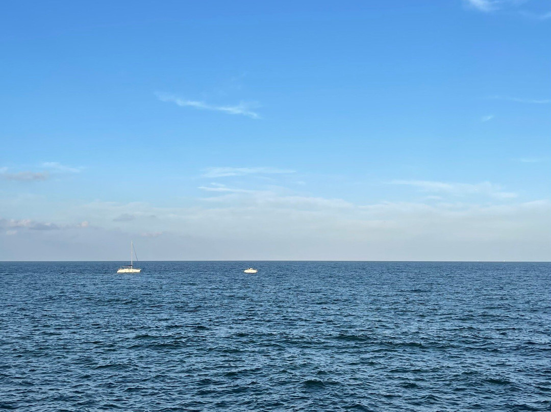 Badalona Beach景点图片