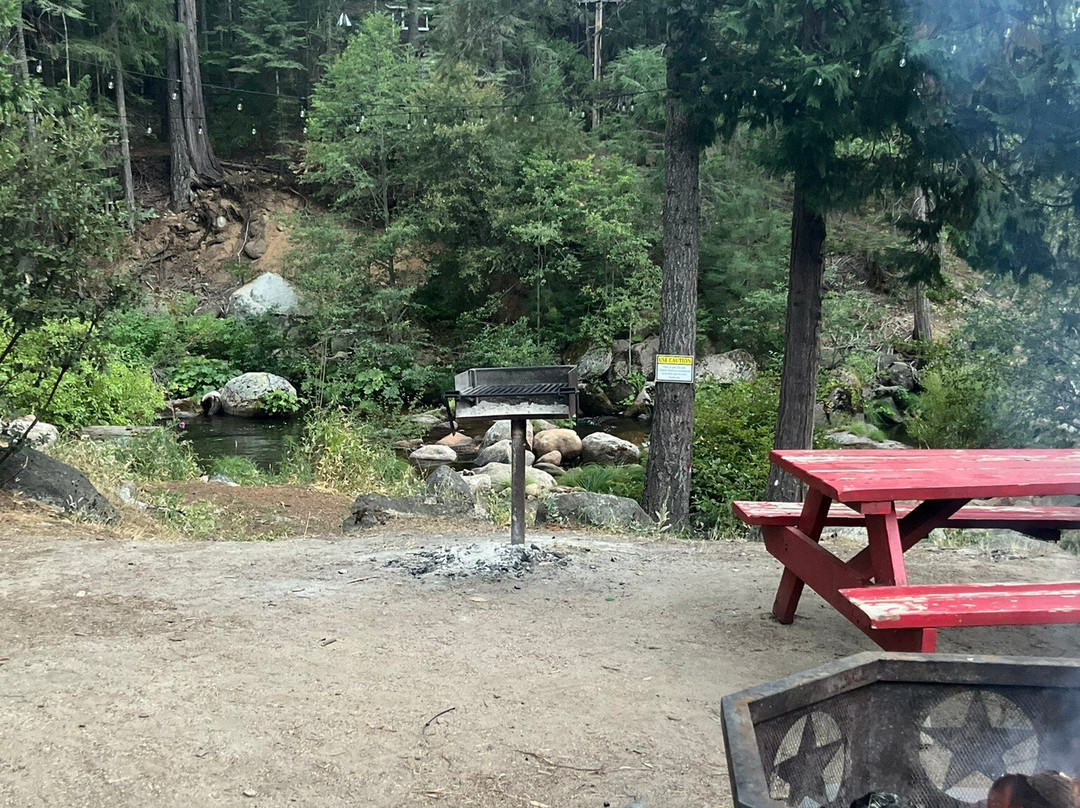 Sierra Inn On the River主图