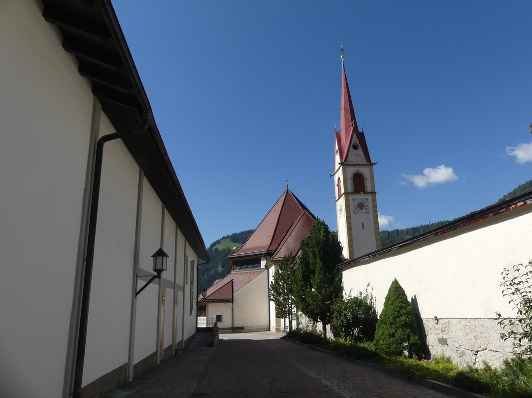 Chiesa Parrocchiale Santa Maria Assunta con Cimitero景点图片