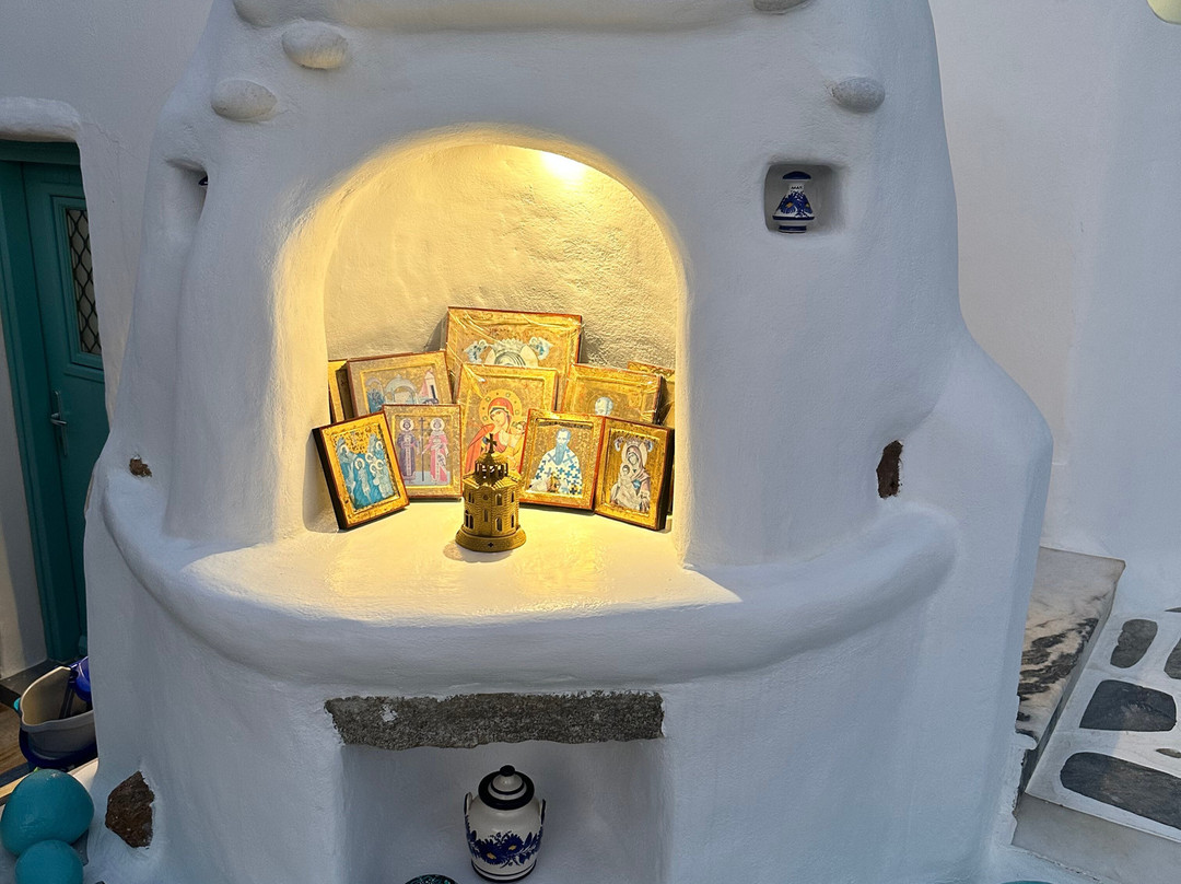 Naxos Cave Suites主图