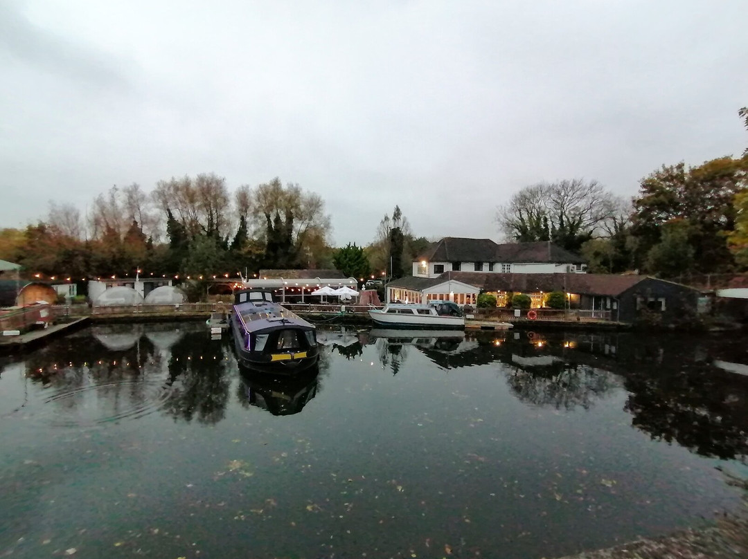 The WatersEdge Canal Cottages主图