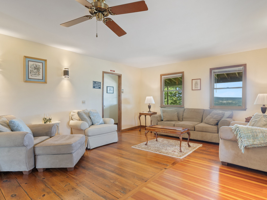 The Lodge at Grist Iron主图