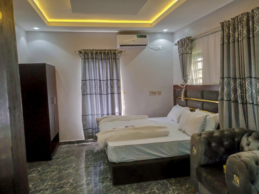 Barloc Hotel And Suites