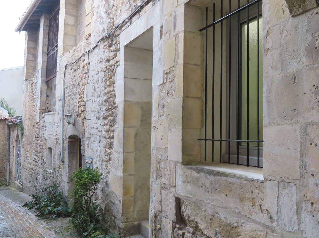 Jonzac, France. Rue De Champagnac景点图片