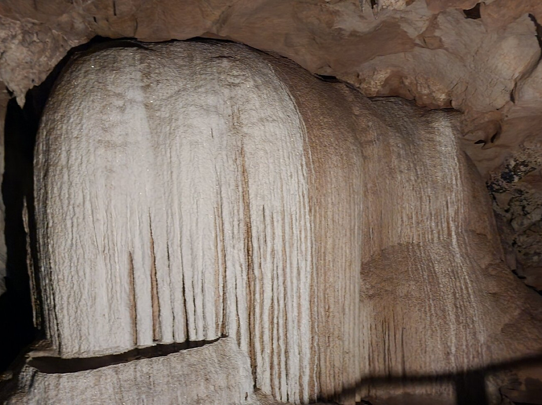 Tham Lod Cave
