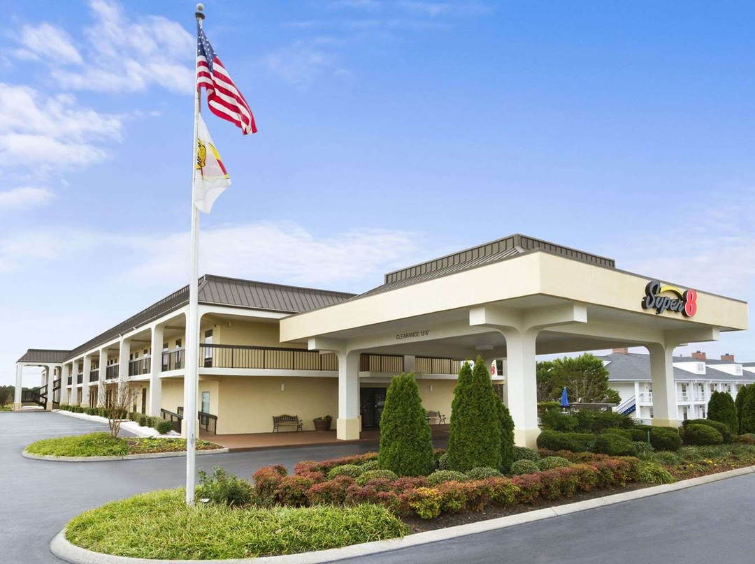 Super 8 by Wyndham Calhoun主图