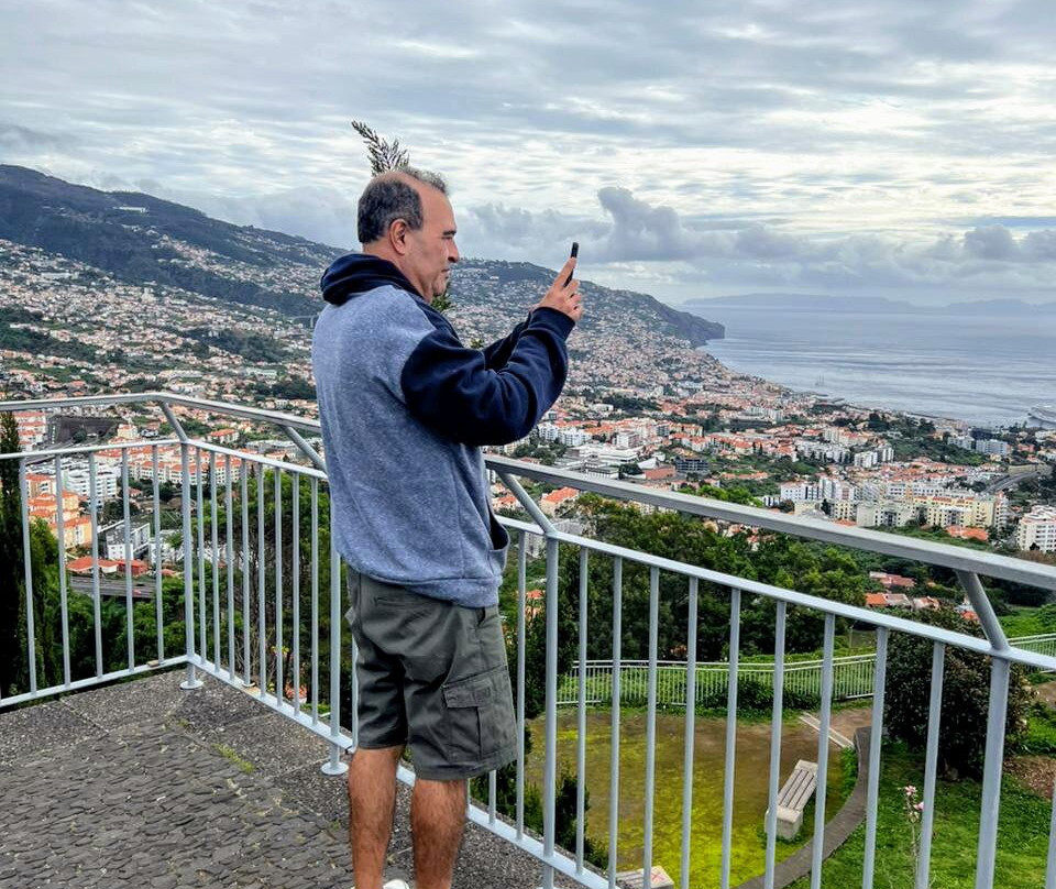 Miradouro Pico Dos Barcelos-沙尔必去景点