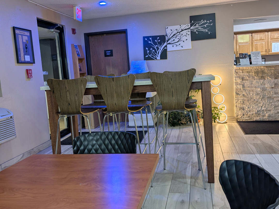 Super 8 by Wyndham Mayfield主图