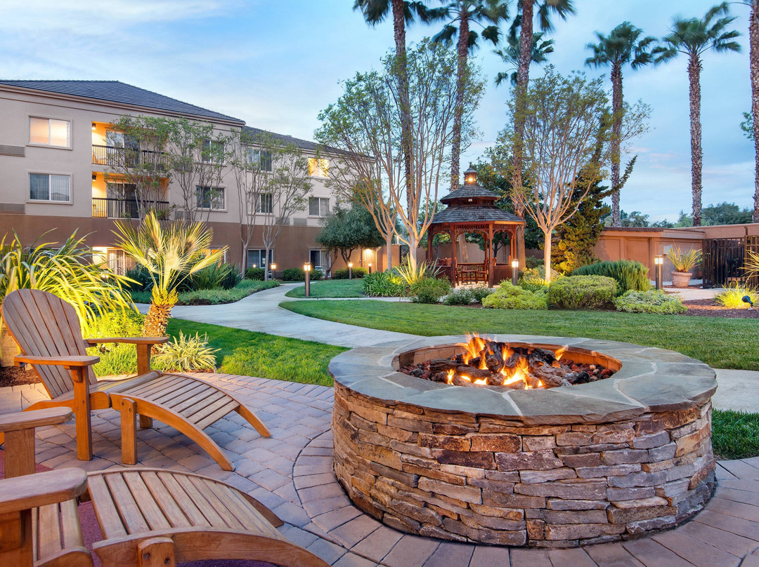 米尔皮塔斯硅谷万怡酒店主图