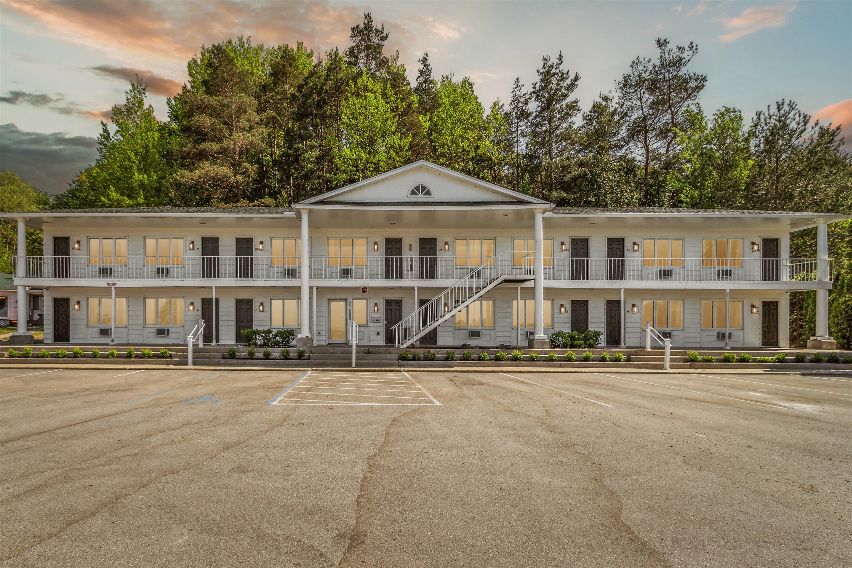 The Bay Inn Of Petoskey-浴室