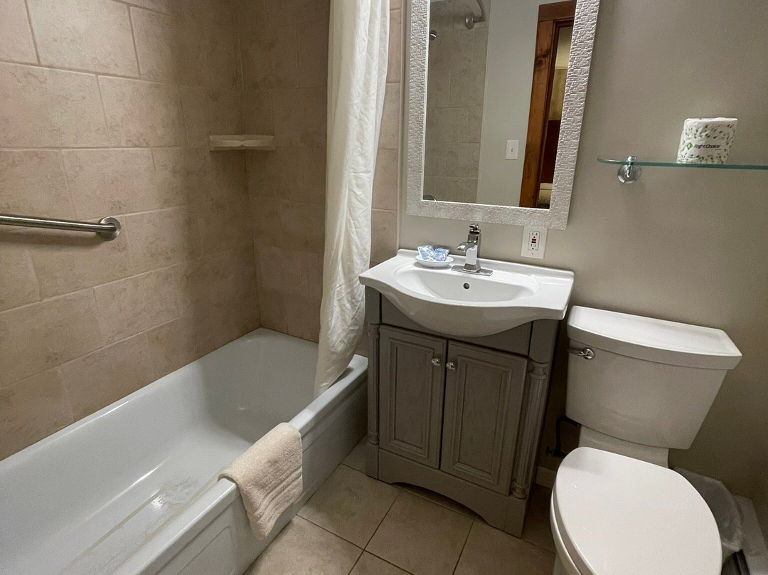 Knotty Pine Motel主图