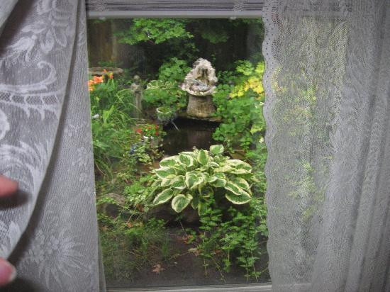 The Candlewyck House主图