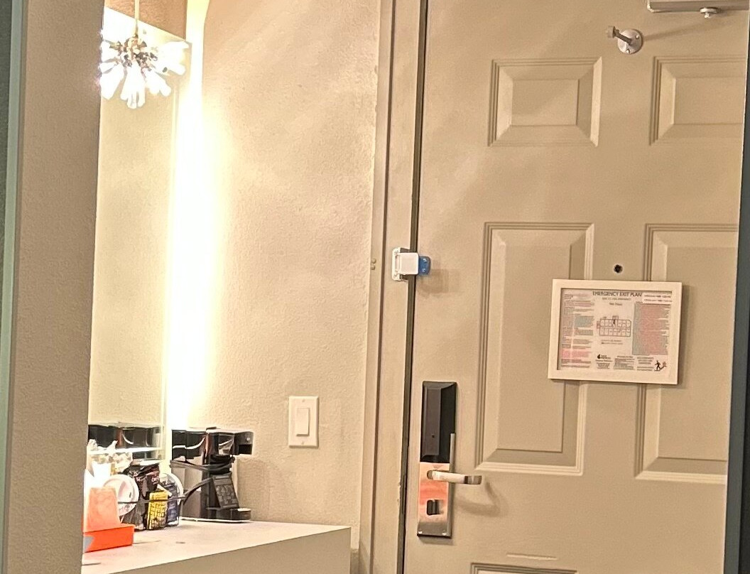 亚特兰大市中心靛蓝酒店主图