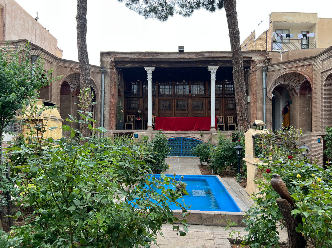 Traditional Behrouzi Hotel主图