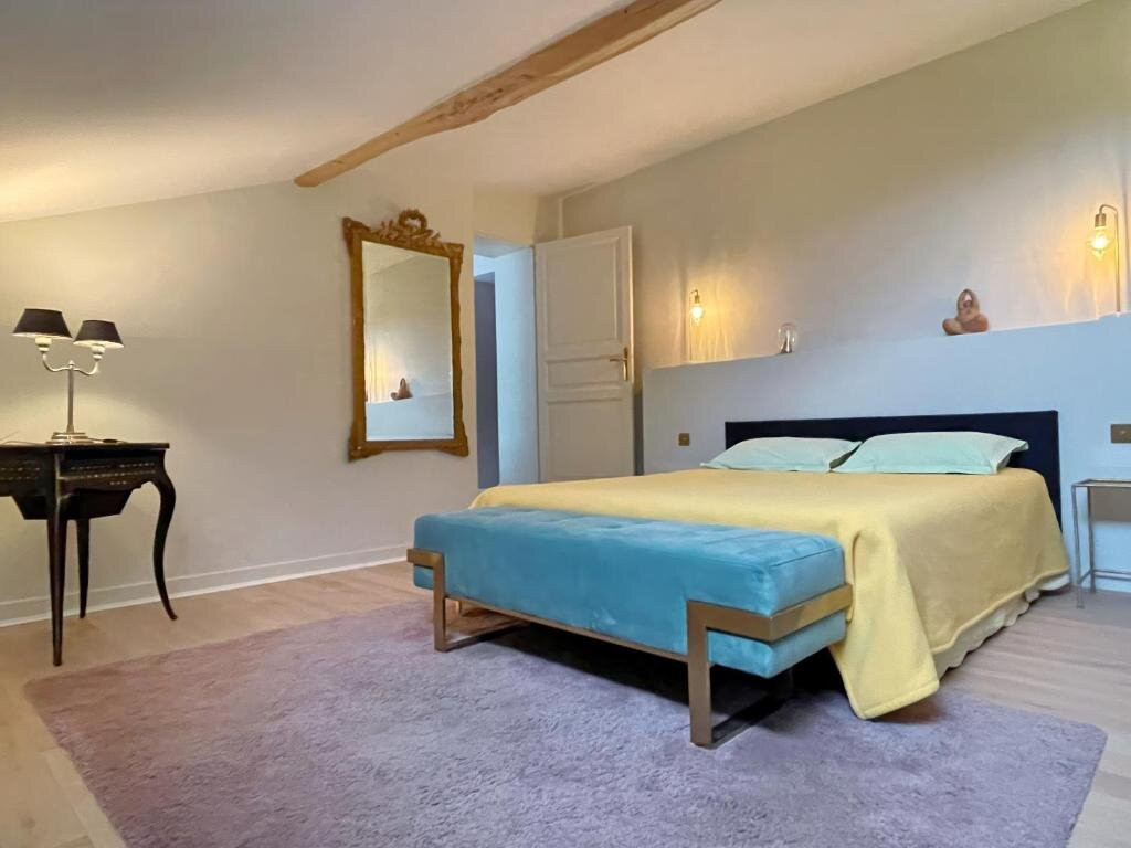 Les Suites Du Midi主图