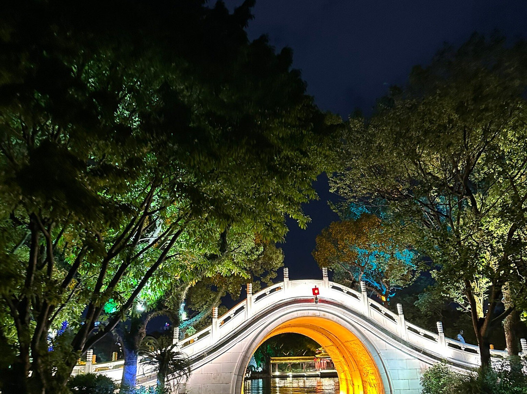 日月塔-桂林市必去景点