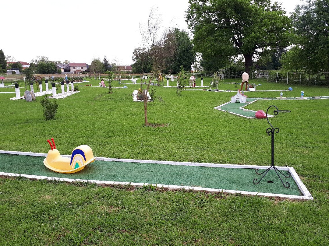 Mini-golf-Juillan必去景点