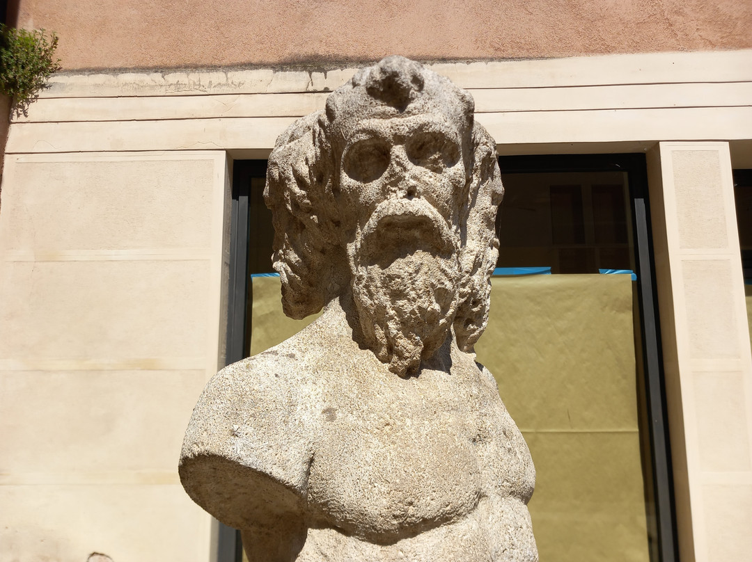 Fontana dei tre visi-特雷维索必去景点