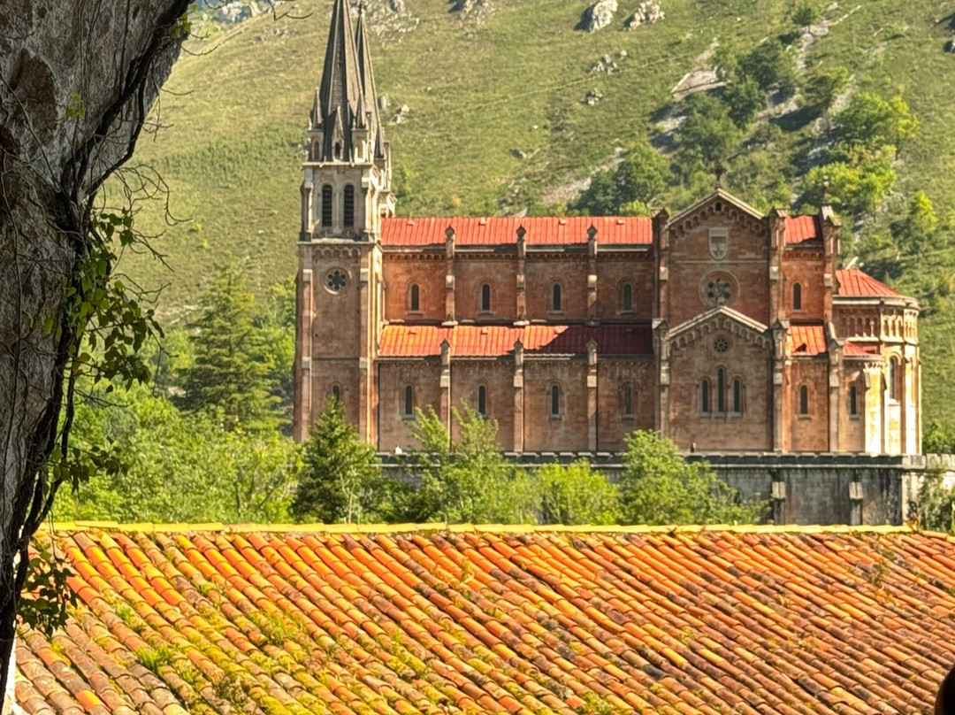 Santa Cueva de Covadonga-Covadonga必去景点