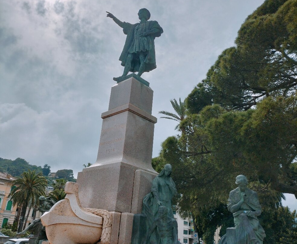 Monumento a Cristoforo Colombo-拉帕洛必去景点